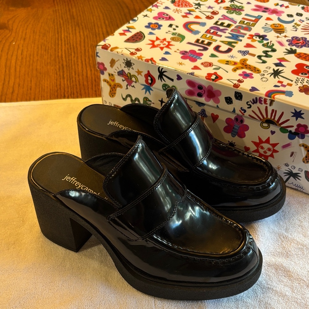 Jeffrey Campbell Kerri Black Patent Leather Mules size 8